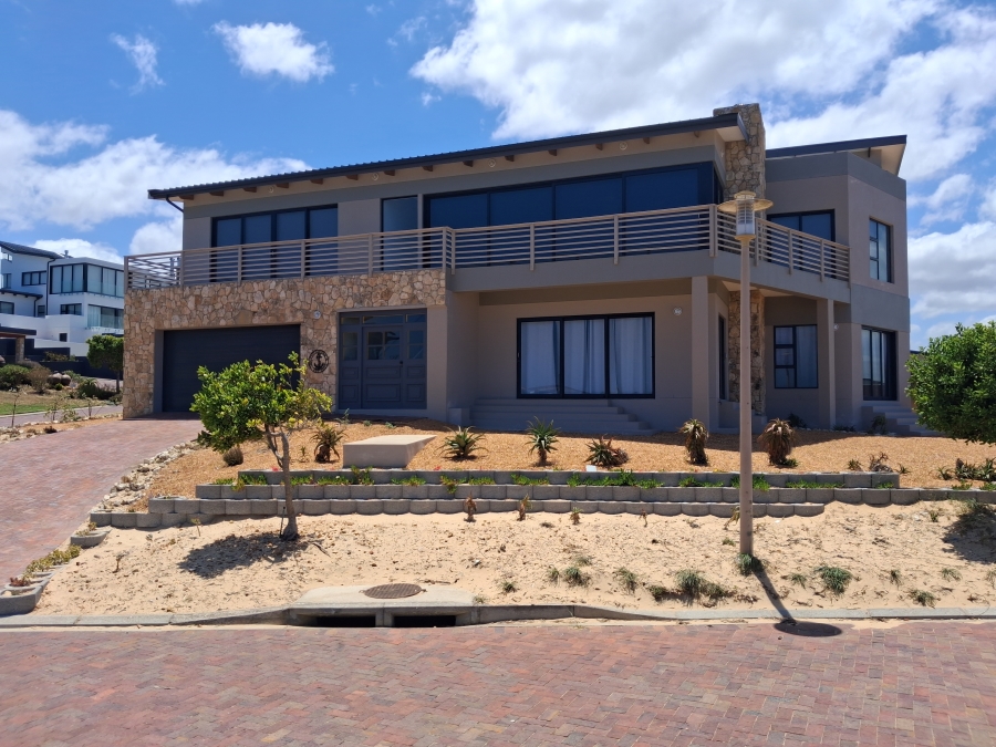 5 Bedroom Property for Sale in Stilbaai Oos Western Cape